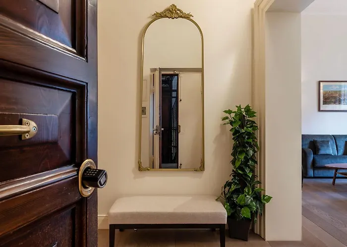Apartment Fontanella Borghese 35 - Fromhometorome
